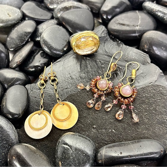 CAROLINA BUCCI 18k Gold Earrings w/ Mother of Pearl Drops - Picture 3 of 3